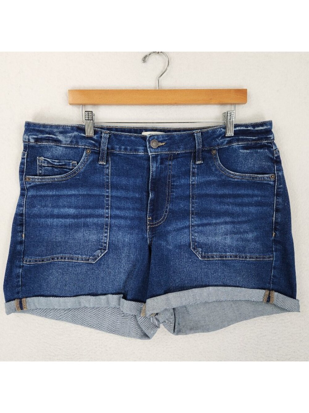 Maurices Shorts Womens 18W Blue Mid Rise Denim Roll Hem M Jeans Casual Jean